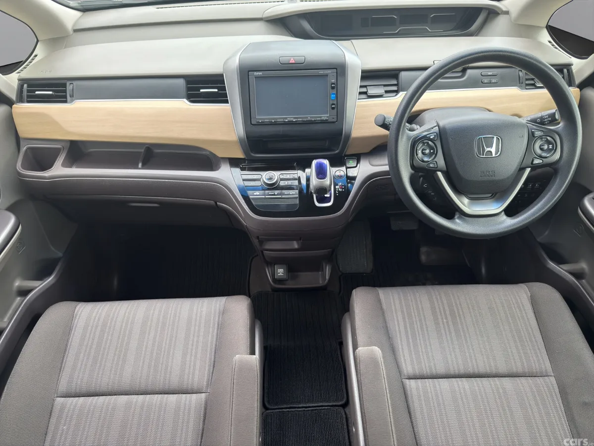 Honda Freed MPV, Petrol Hybrid, 2017, Grey