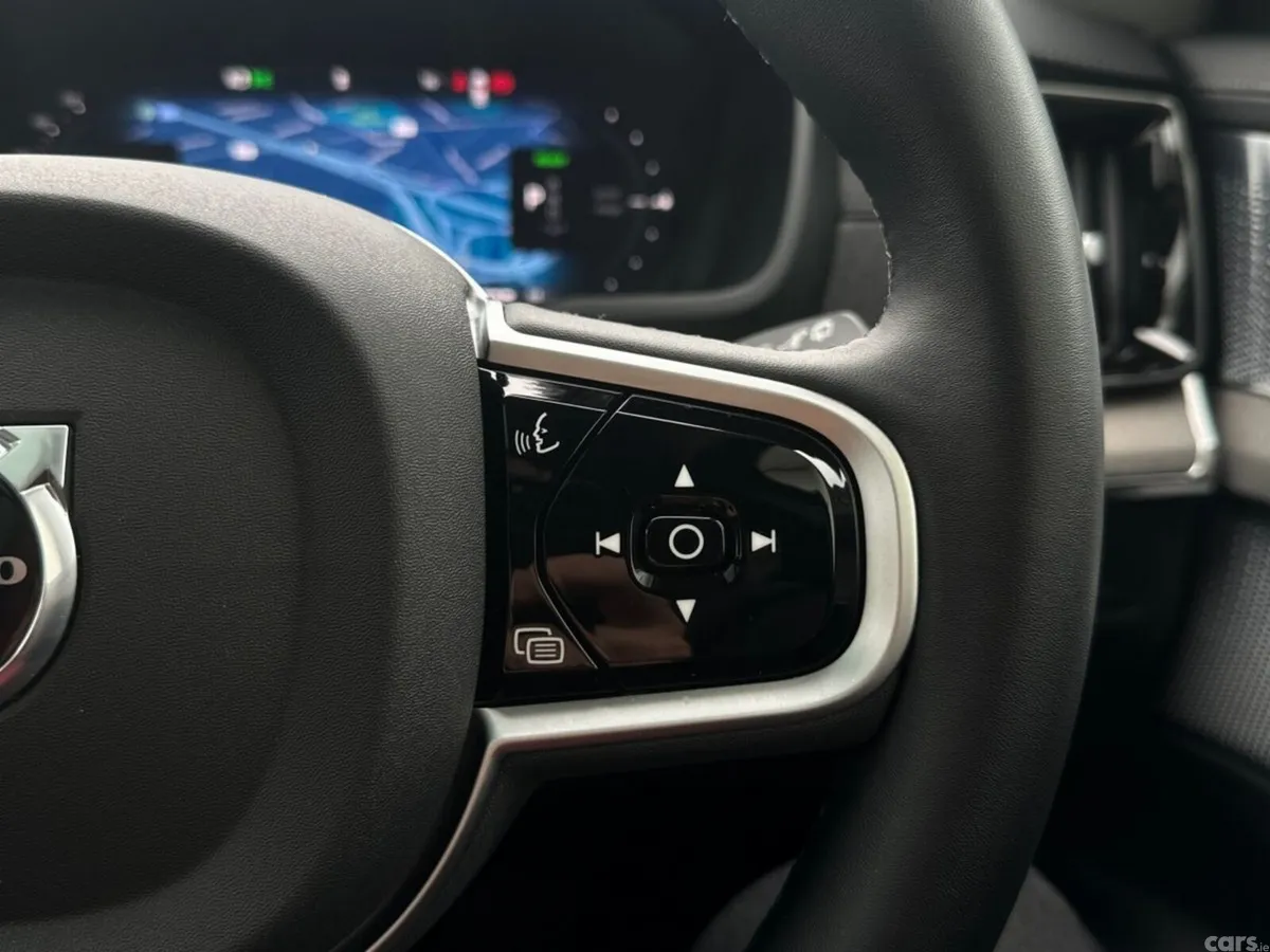 Volvo XC90 SUV, Petrol Plug-in Hybrid, 2025, Silver