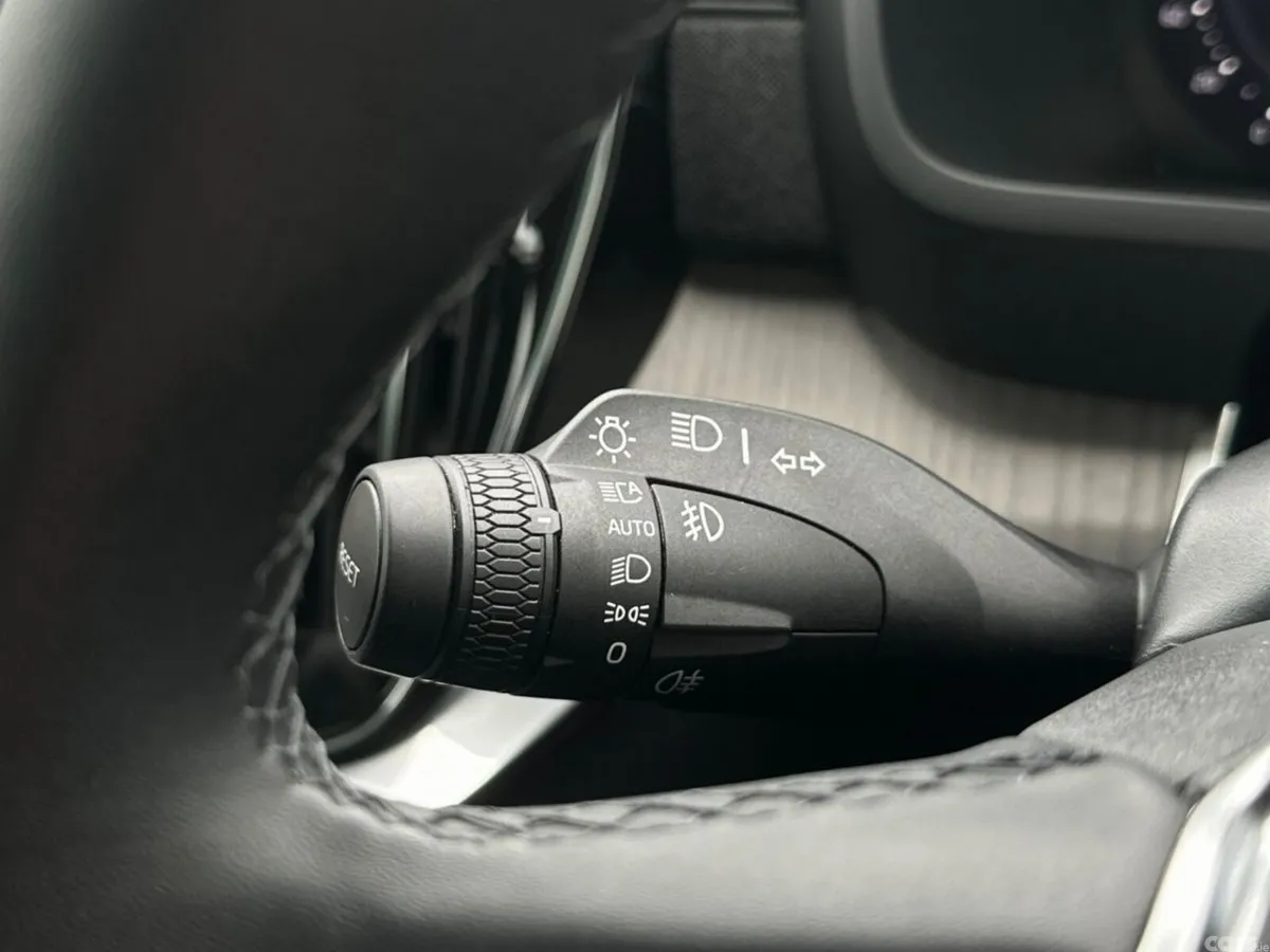 Volvo XC90 SUV, Petrol Plug-in Hybrid, 2025, Silver