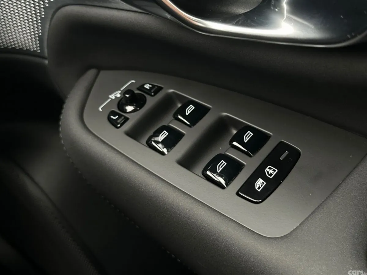 Volvo XC90 SUV, Petrol Plug-in Hybrid, 2025, Silver