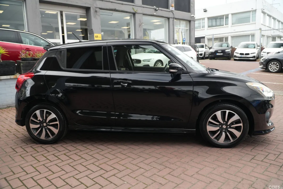 Suzuki Swift Hatchback, Petrol, 2019, Black