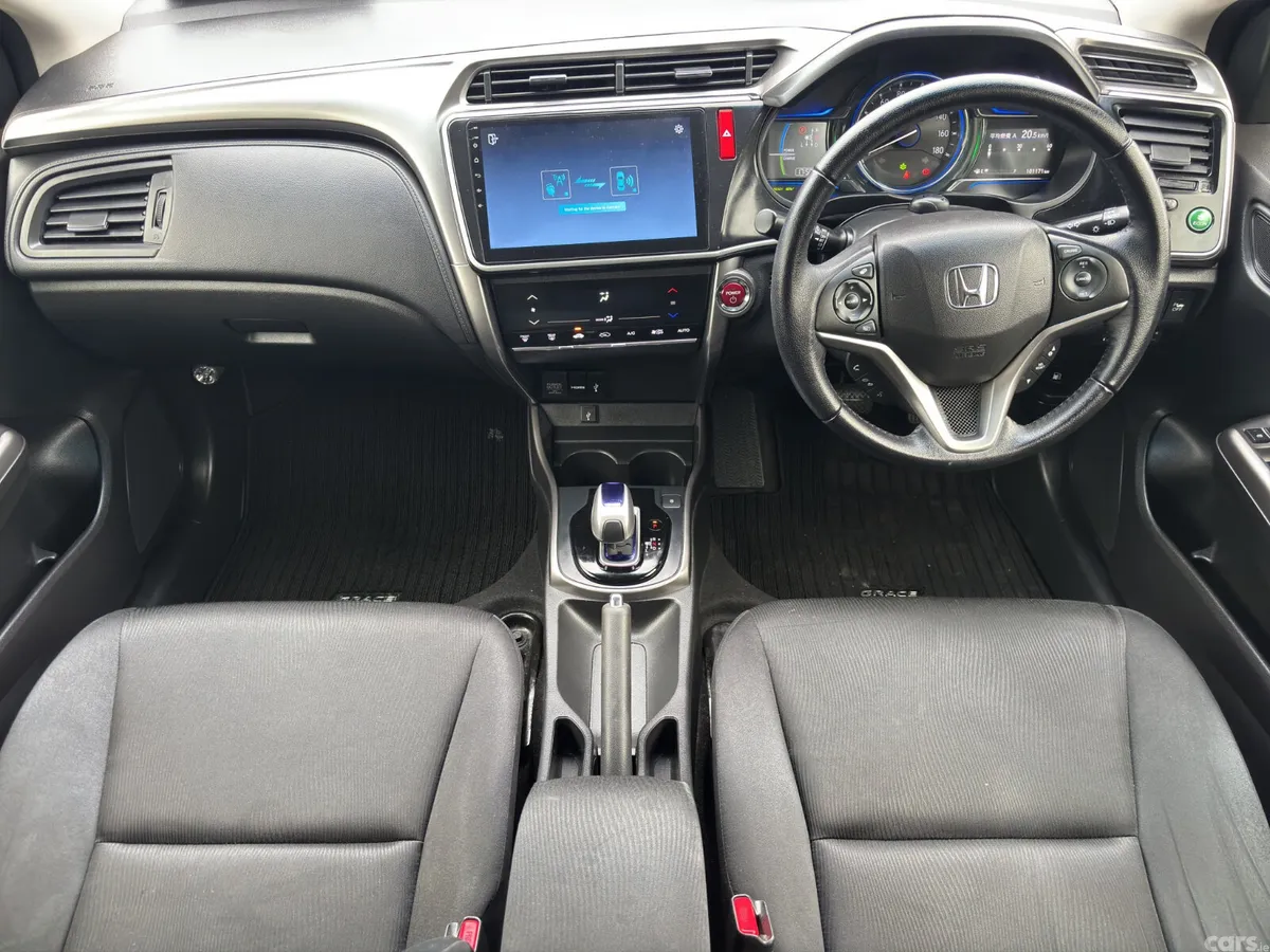 Honda Grace Saloon, Petrol Hybrid, 2016, Silver