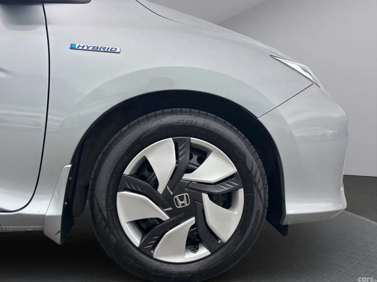 Honda Grace Saloon, Petrol Hybrid, 2016, Silver