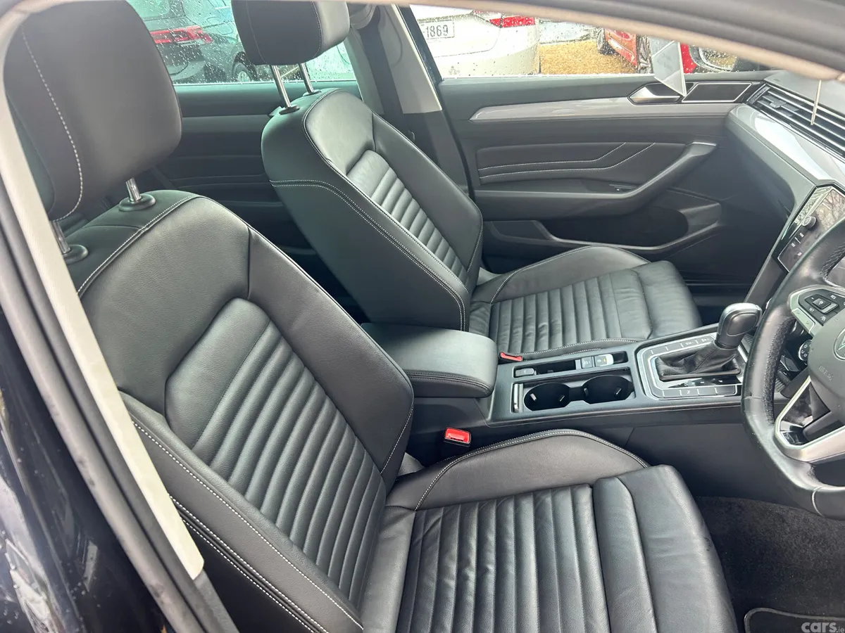 Volkswagen Passat Estate, Diesel, 2023, Black