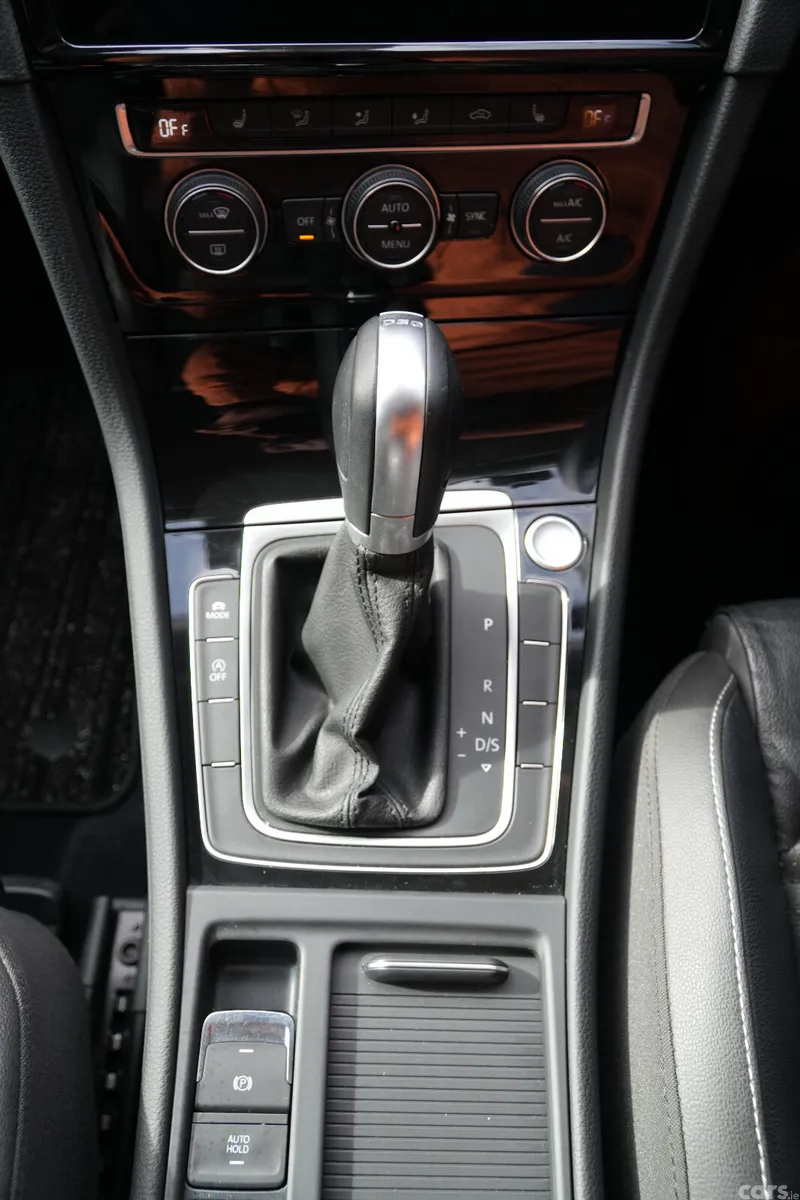 Volkswagen Golf Hatchback, Petrol, 2018, Black