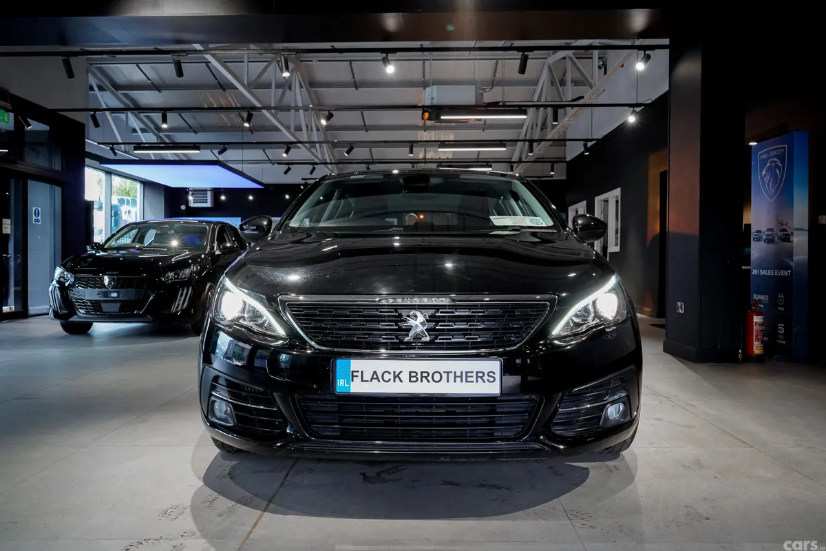 Peugeot 308 Hatchback, Petrol, 2020, Black