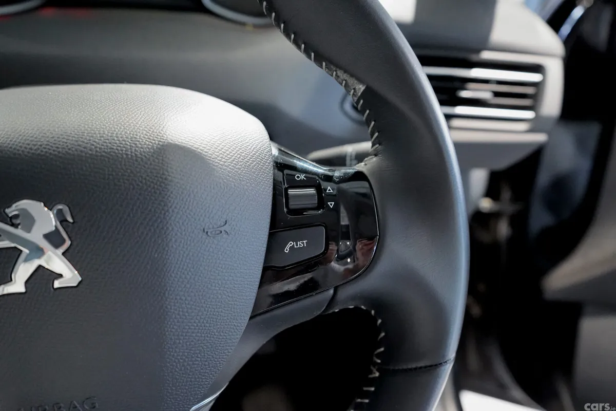Peugeot 308 Hatchback, Petrol, 2020, Black