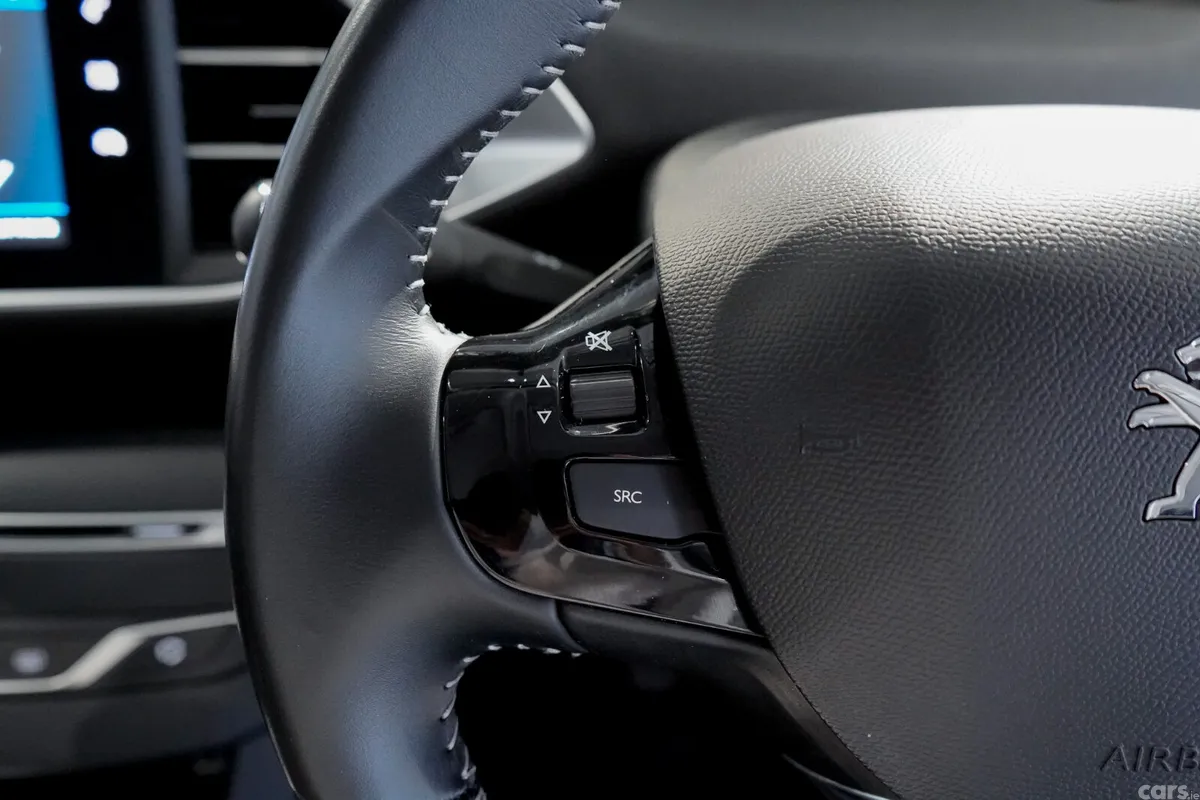 Peugeot 308 Hatchback, Petrol, 2020, Black