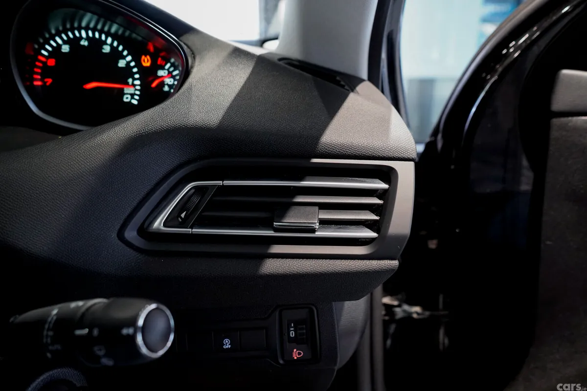 Peugeot 308 Hatchback, Petrol, 2020, Black