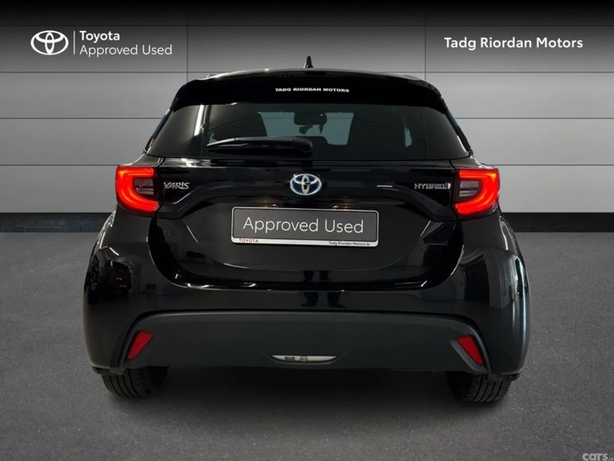 Toyota Yaris Hatchback, Petrol Hybrid, 2023, Black