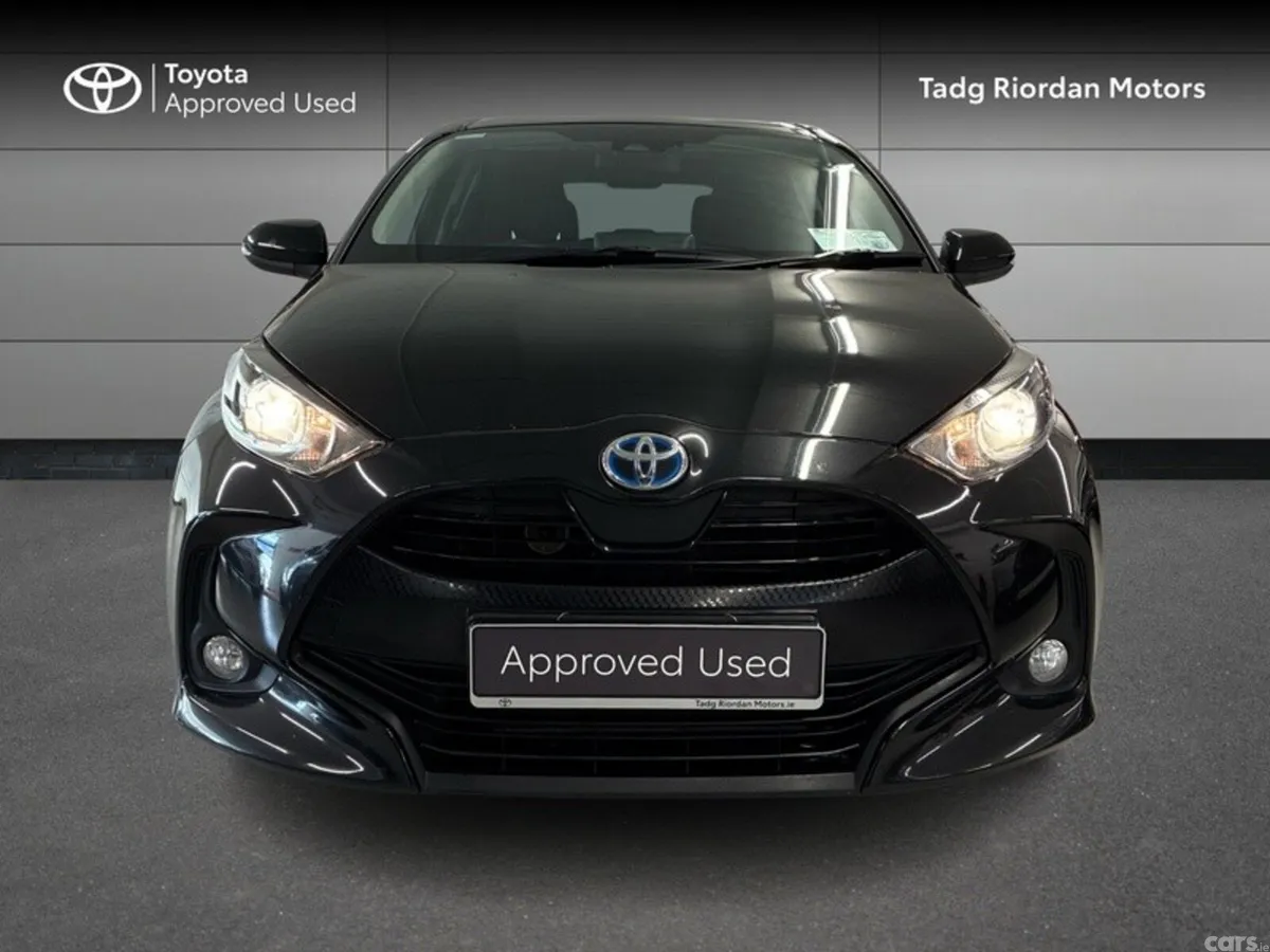 Toyota Yaris Hatchback, Petrol Hybrid, 2023, Black