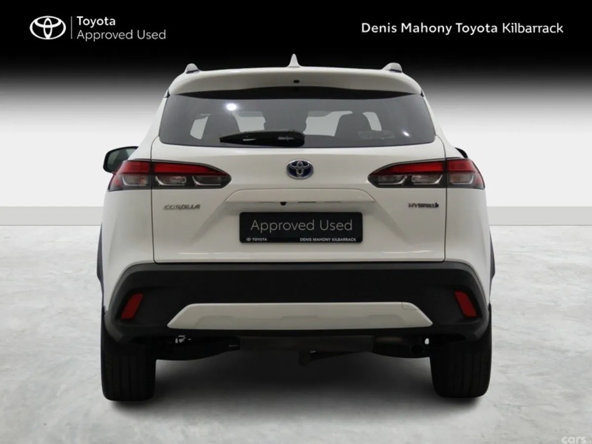 Toyota Corolla Cross Hatchback, Petrol Hybrid, 2023, White