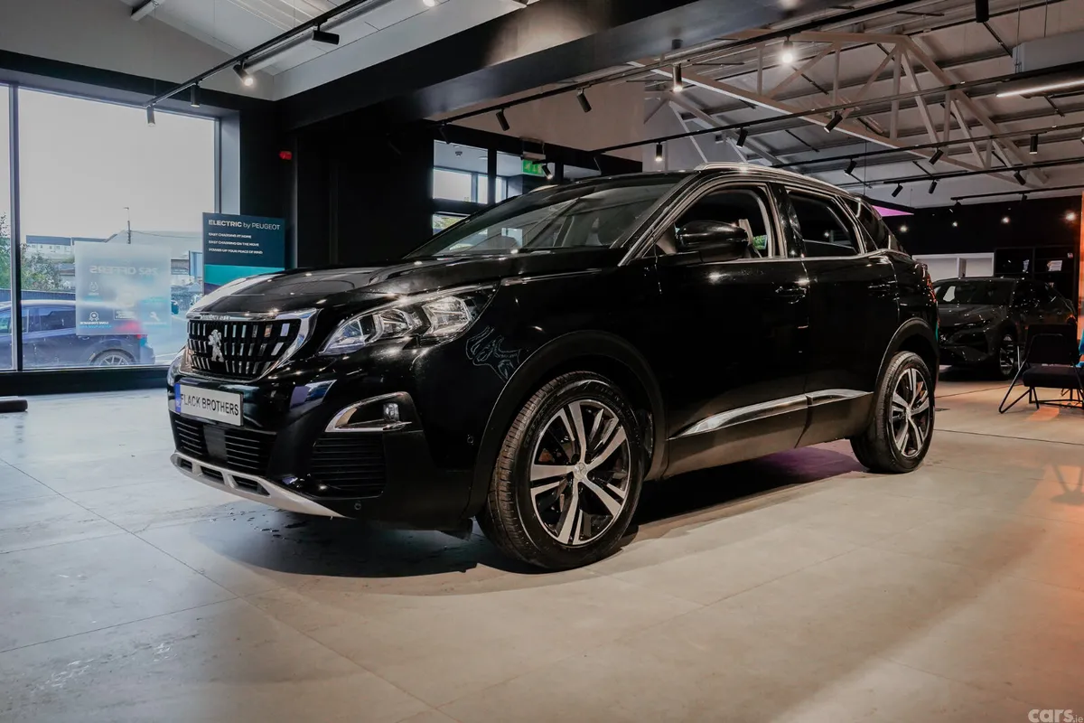 Peugeot 3008 Hatchback, Diesel, 2018, Black