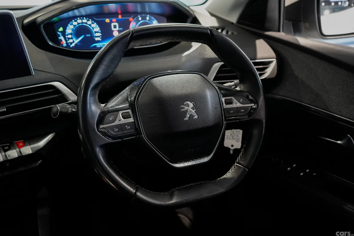 Peugeot 3008 MPV, Diesel, 2019, White