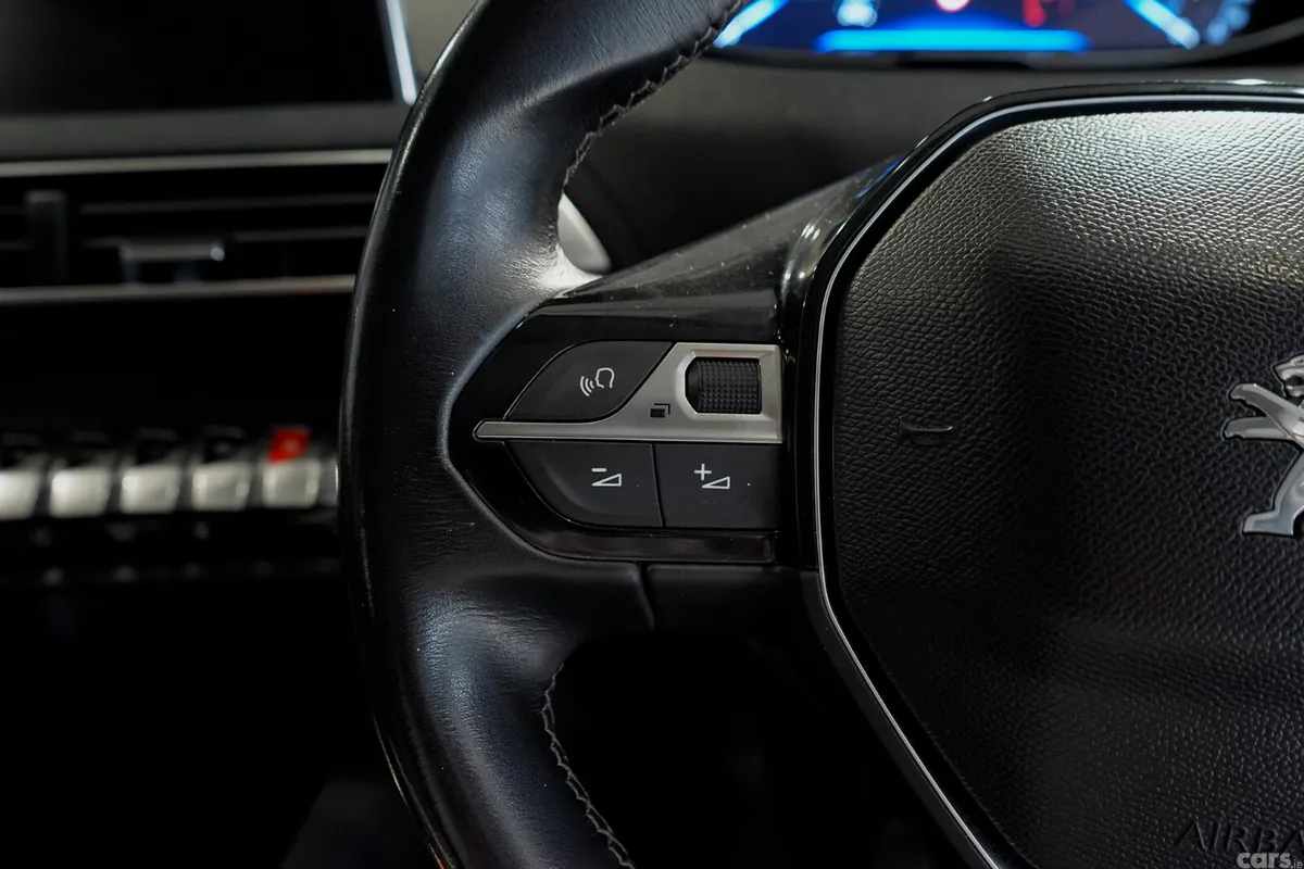 Peugeot 3008 MPV, Diesel, 2019, White