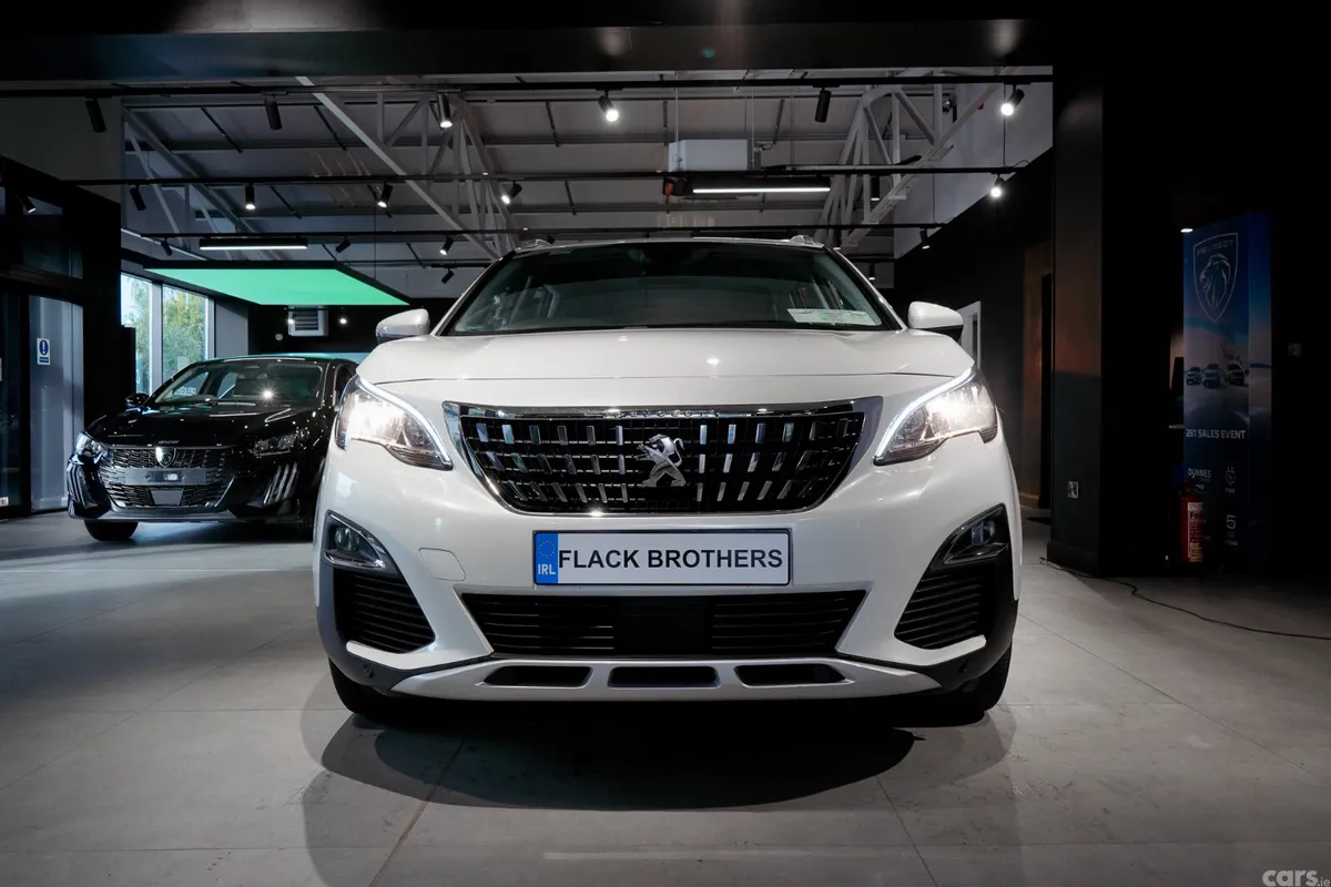 Peugeot 3008 MPV, Diesel, 2019, White
