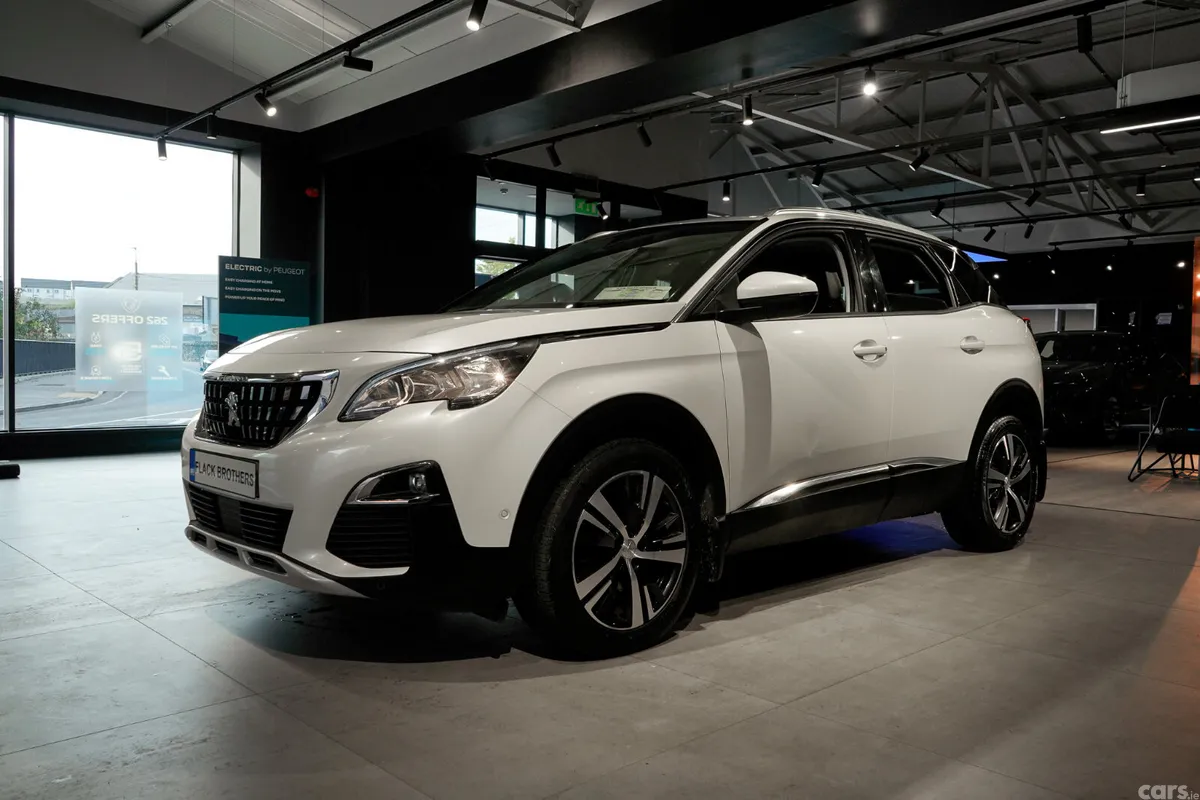 Peugeot 3008 MPV, Diesel, 2019, White