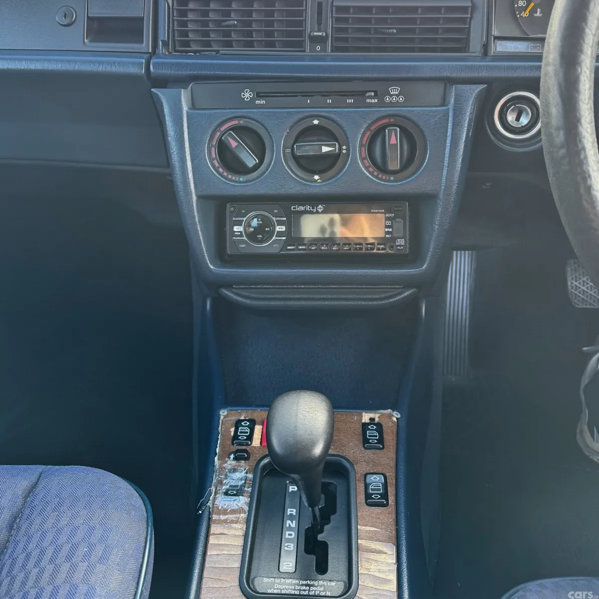 Mercedes-Benz 190 Saloon, Diesel, 1990, Silver
