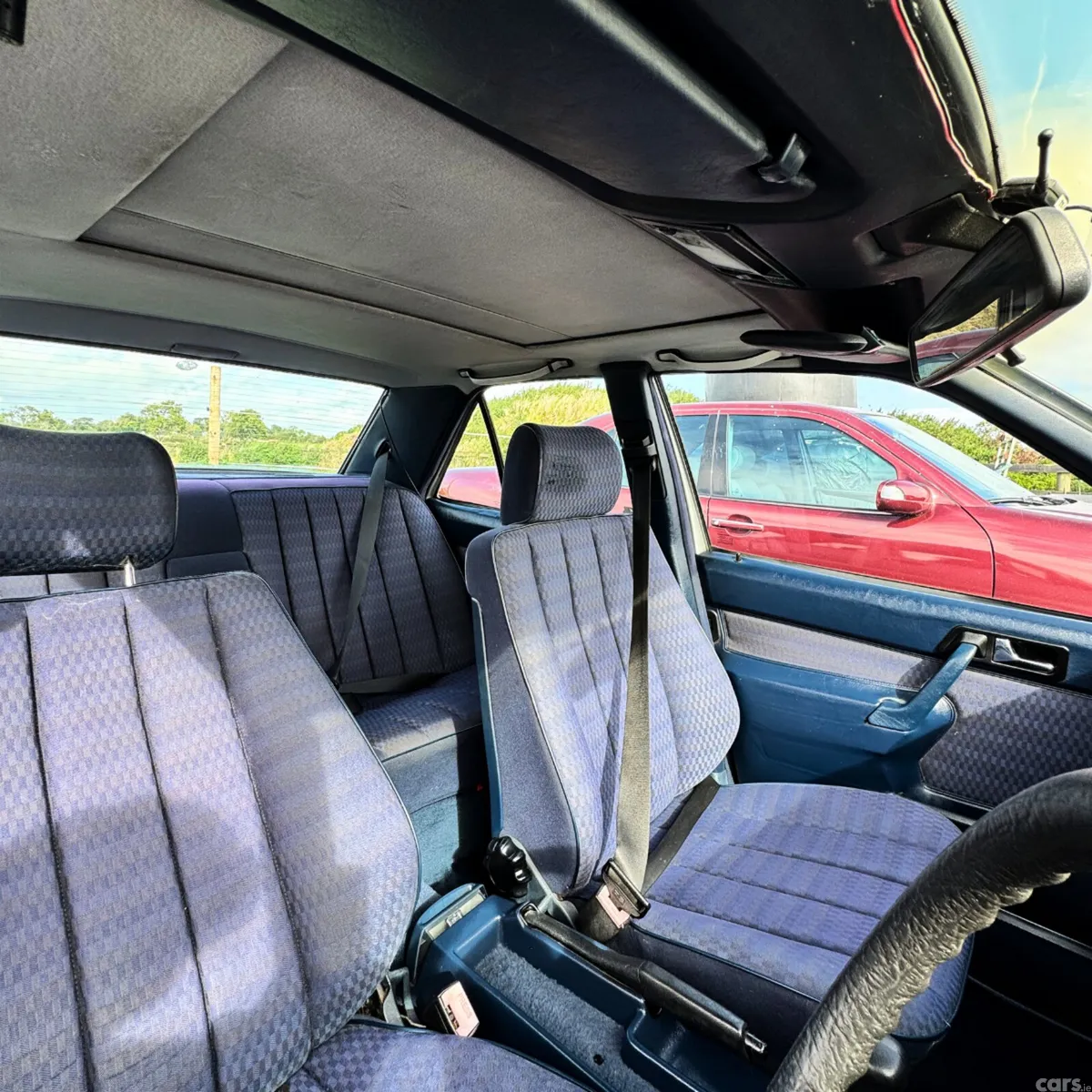 Mercedes-Benz 190 Saloon, Diesel, 1990, Silver