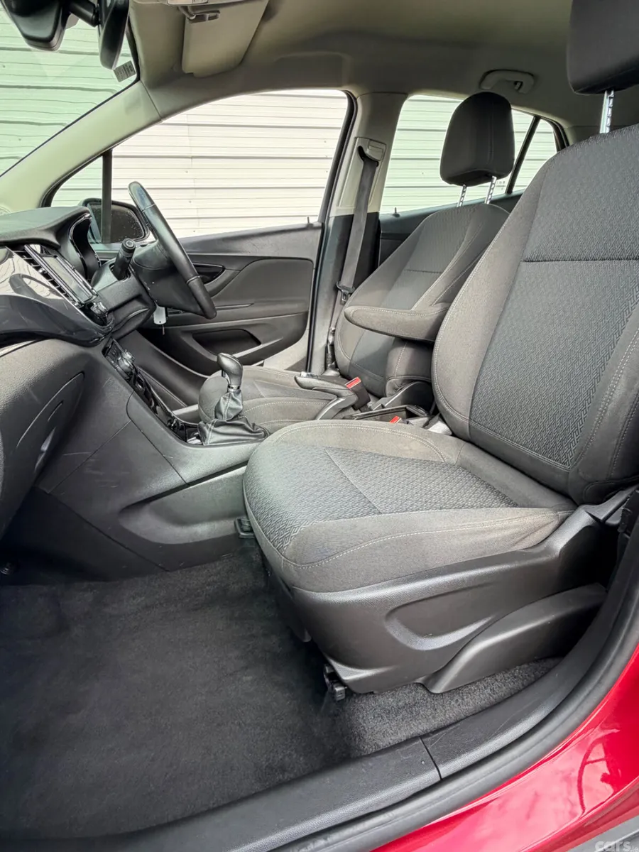 Vauxhall Mokka Hatchback, Petrol, 2017, Red
