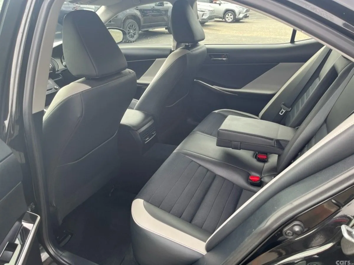 Lexus IS Saloon, Petrol Hybrid, 2016, Black