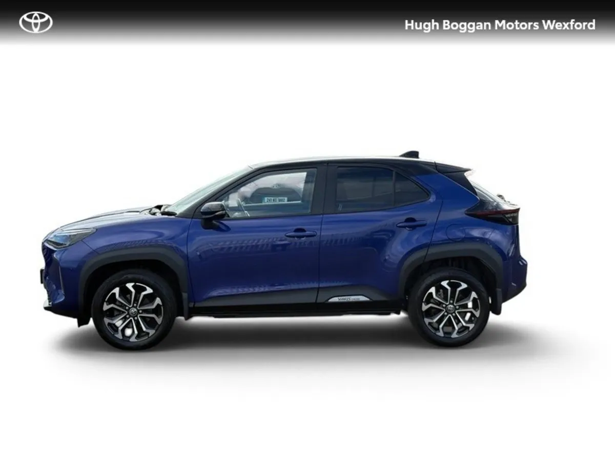 Toyota Yaris Cross Hatchback, Petrol Hybrid, 2023, Blue