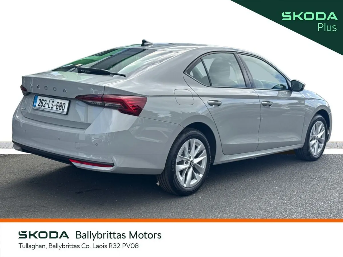 Skoda Octavia Saloon, Petrol, 2026, Grey