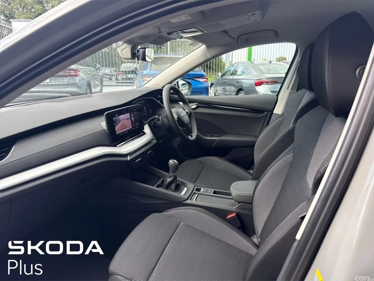 Skoda Octavia Saloon, Petrol, 2026, Grey