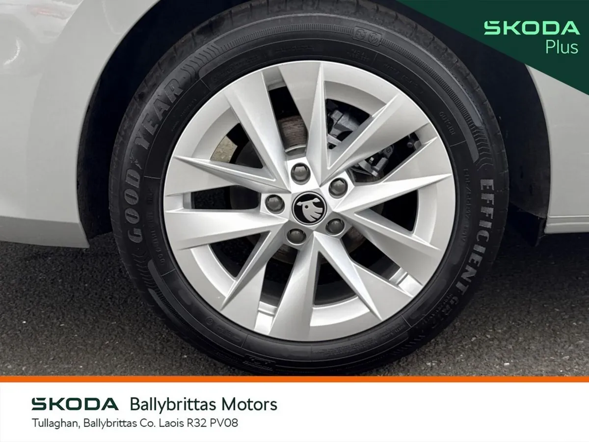 Skoda Octavia Saloon, Petrol, 2026, Grey