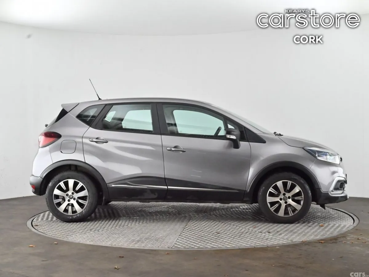 Renault Captur Hatchback, Petrol, 2019, Grey