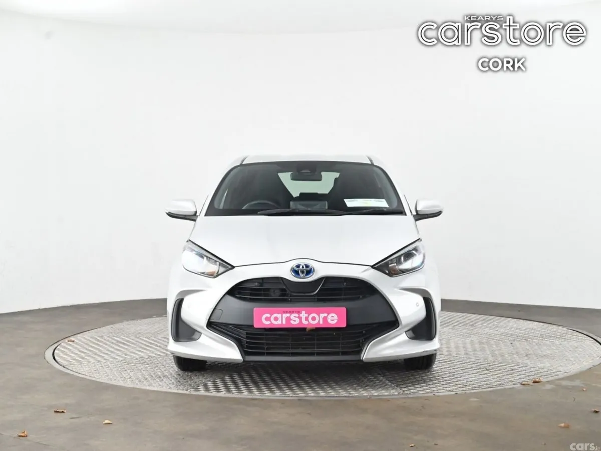 Toyota Yaris Hatchback, Petrol Hybrid, 2021, Silver