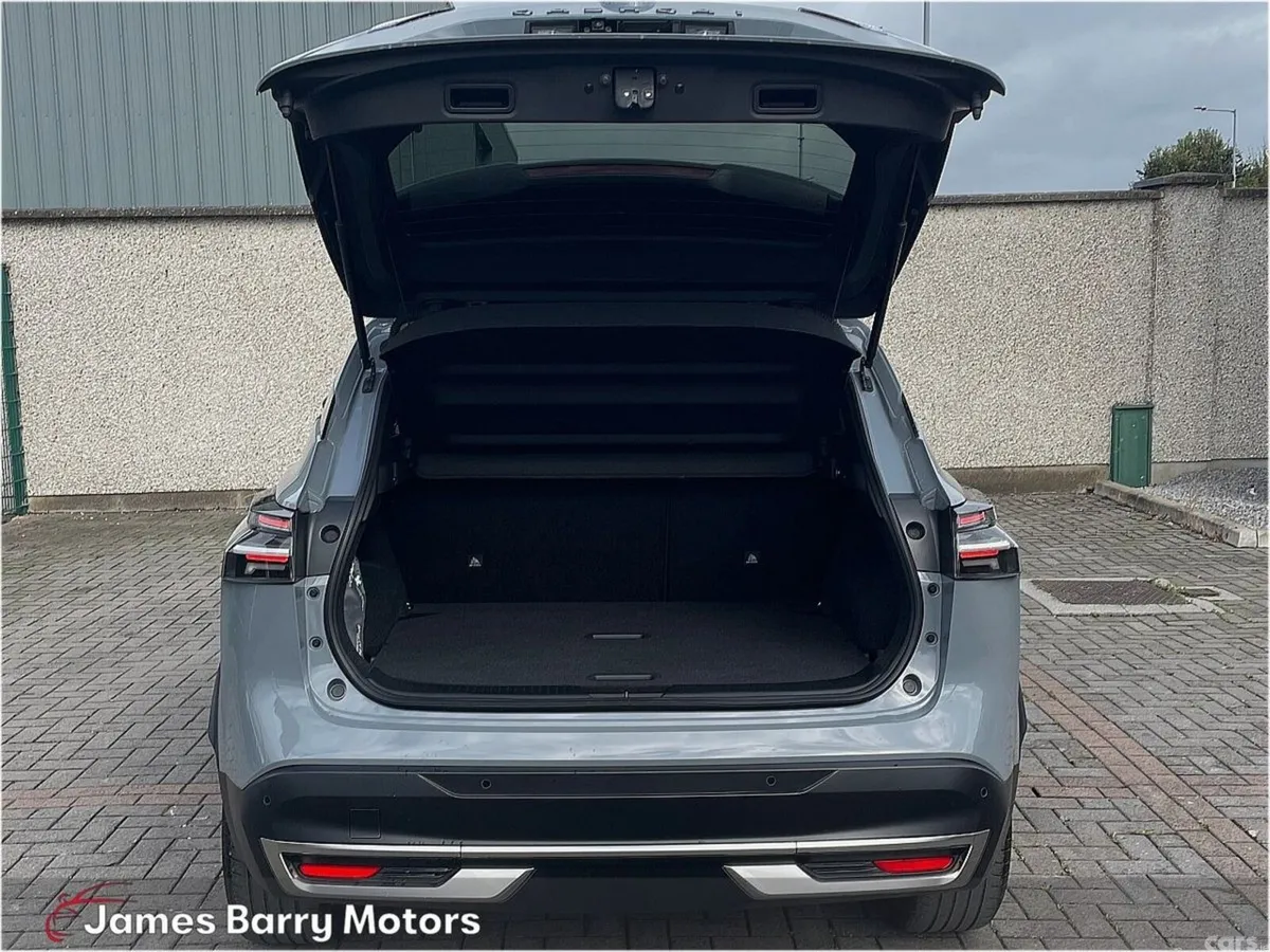 Nissan Qashqai MPV, Petrol, 2025, Grey