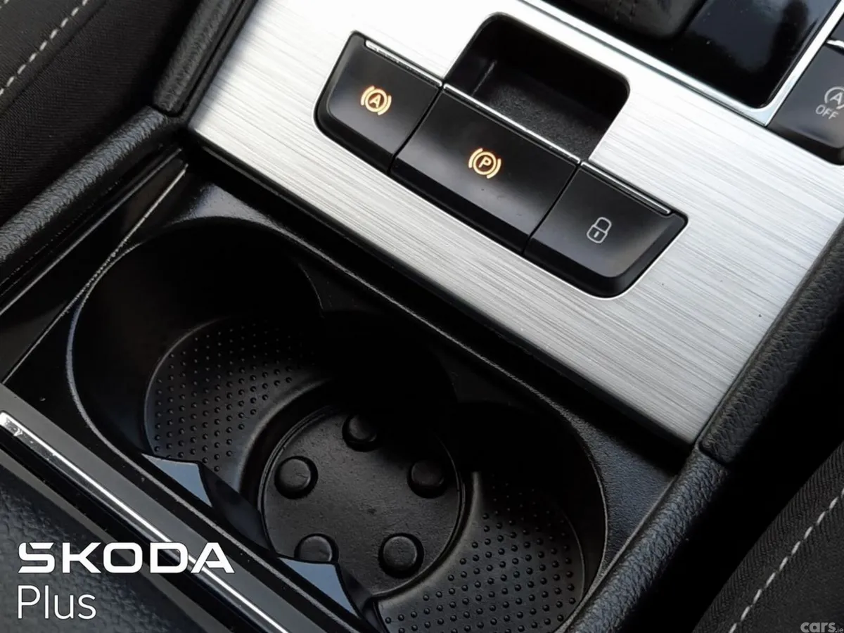 Skoda Superb Saloon, Diesel, 2023, Blue