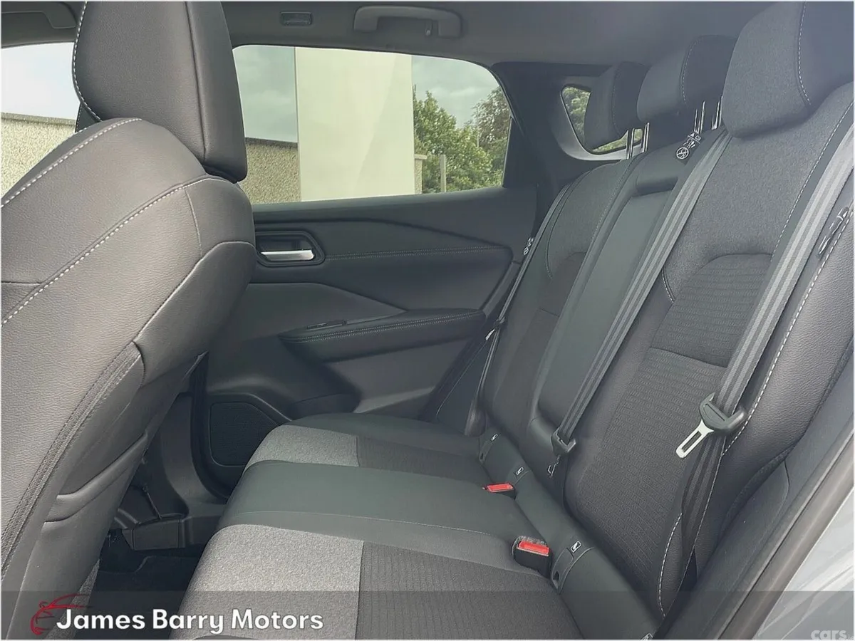 Nissan Qashqai MPV, Petrol, 2025, Grey