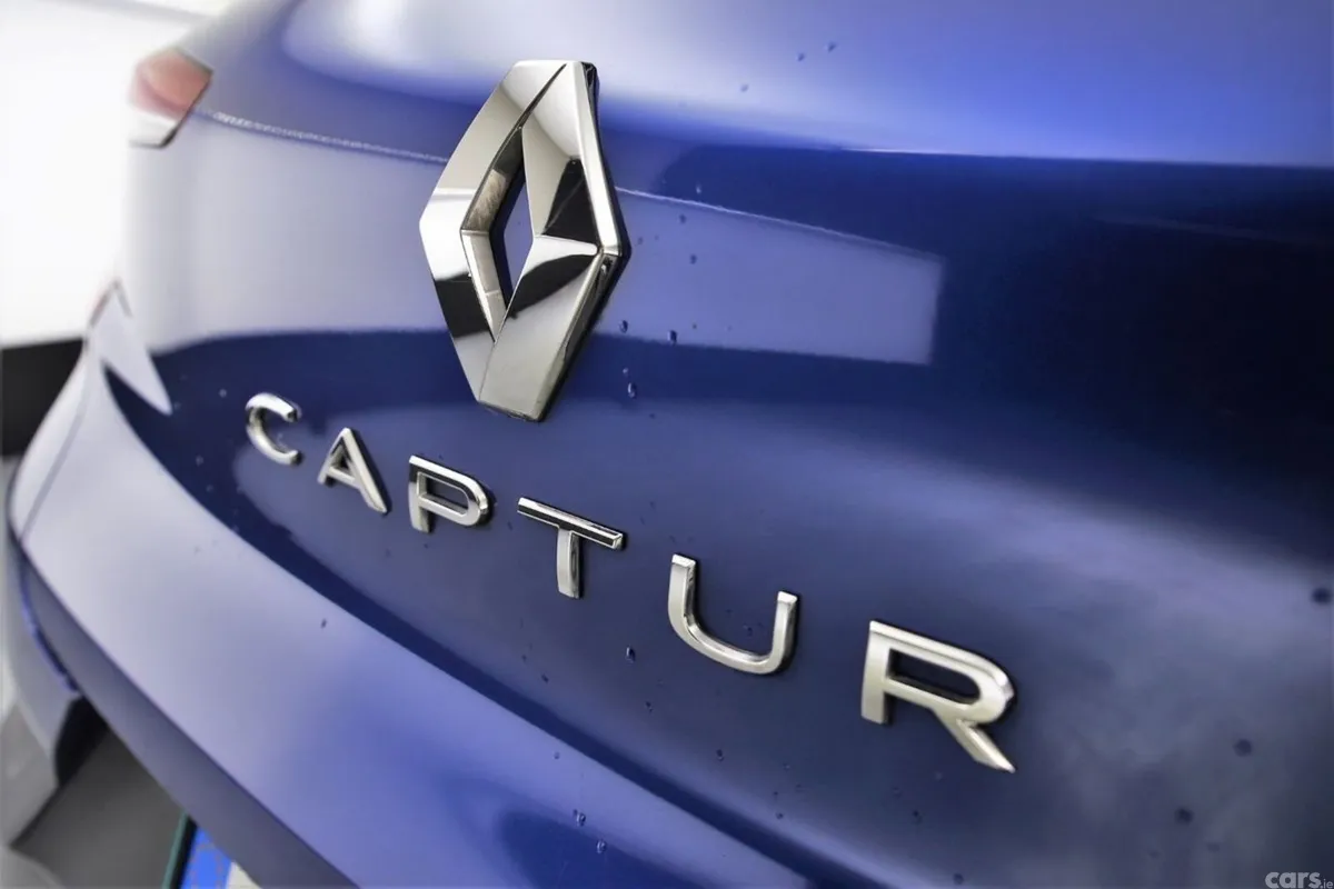 Renault Captur SUV, Petrol, 2024, Blue