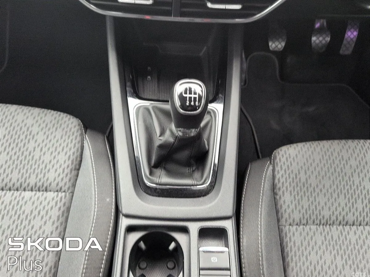 Skoda Octavia Saloon, Diesel, 2023, Blue