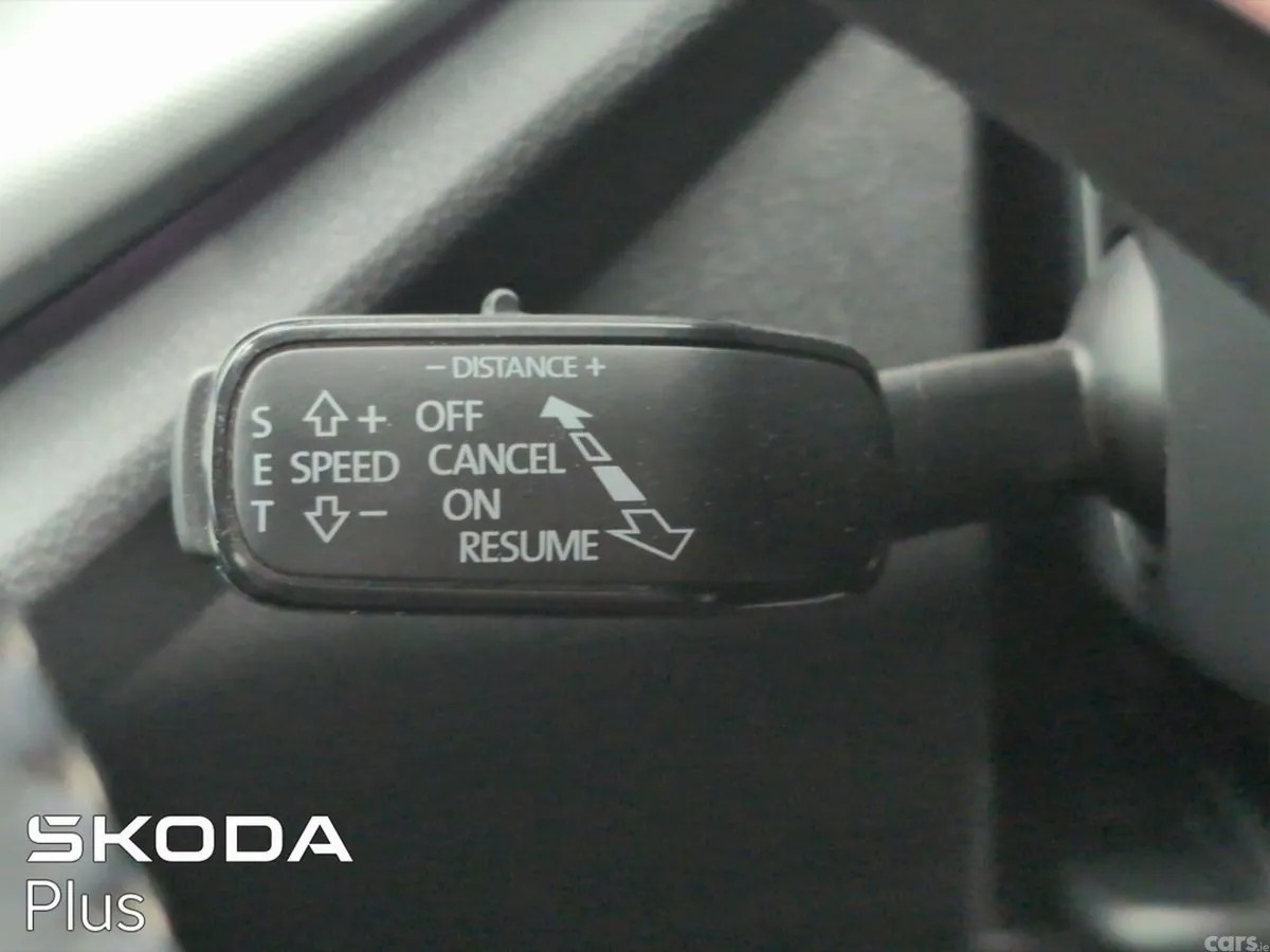 Skoda Octavia Saloon, Diesel, 2023, Blue