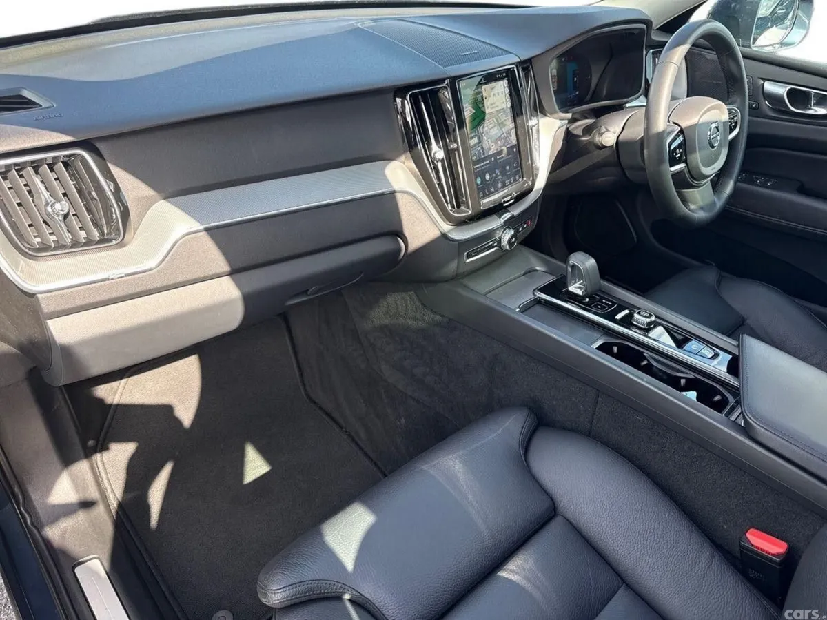 Volvo XC60 SUV, Petrol Plug-in Hybrid, 2023, Blue