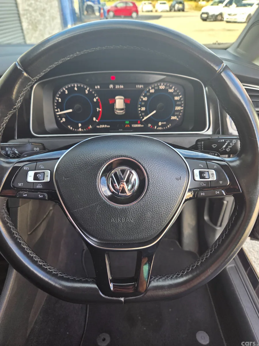 Volkswagen Golf Hatchback, Petrol, 2017, Black