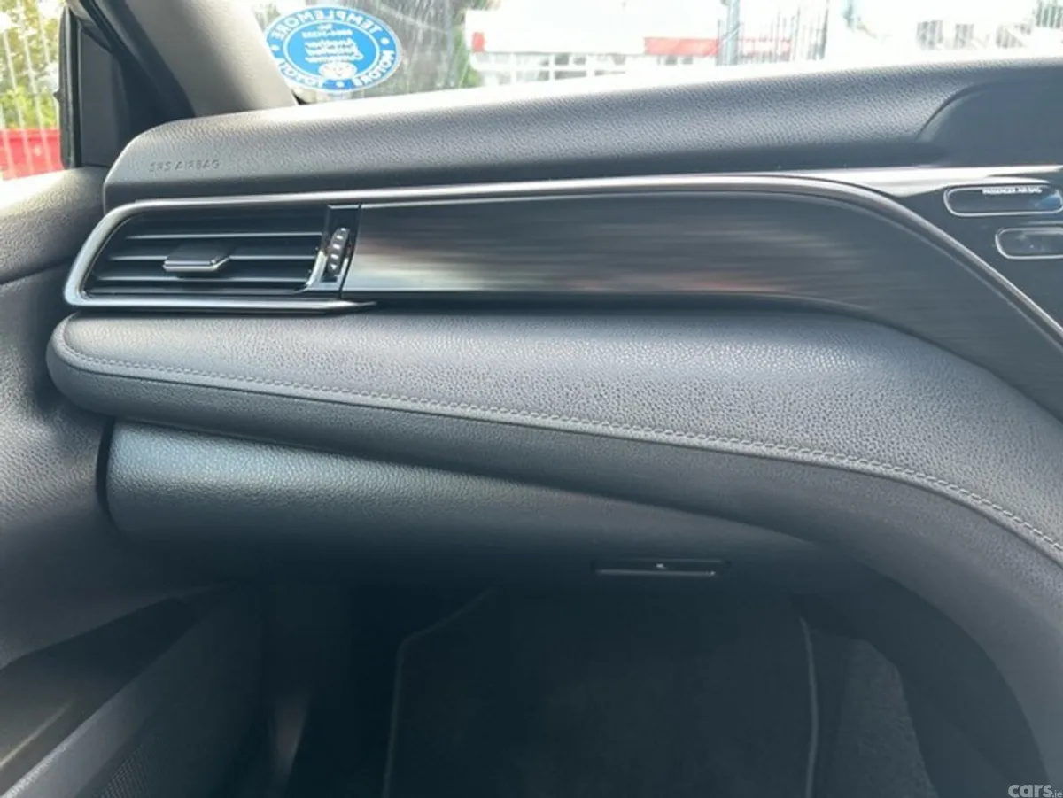 Toyota Camry Saloon, Petrol Hybrid, 2023, Silver
