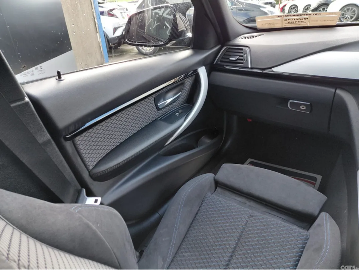 BMW 3-Series Saloon, Petrol, 2017, Black