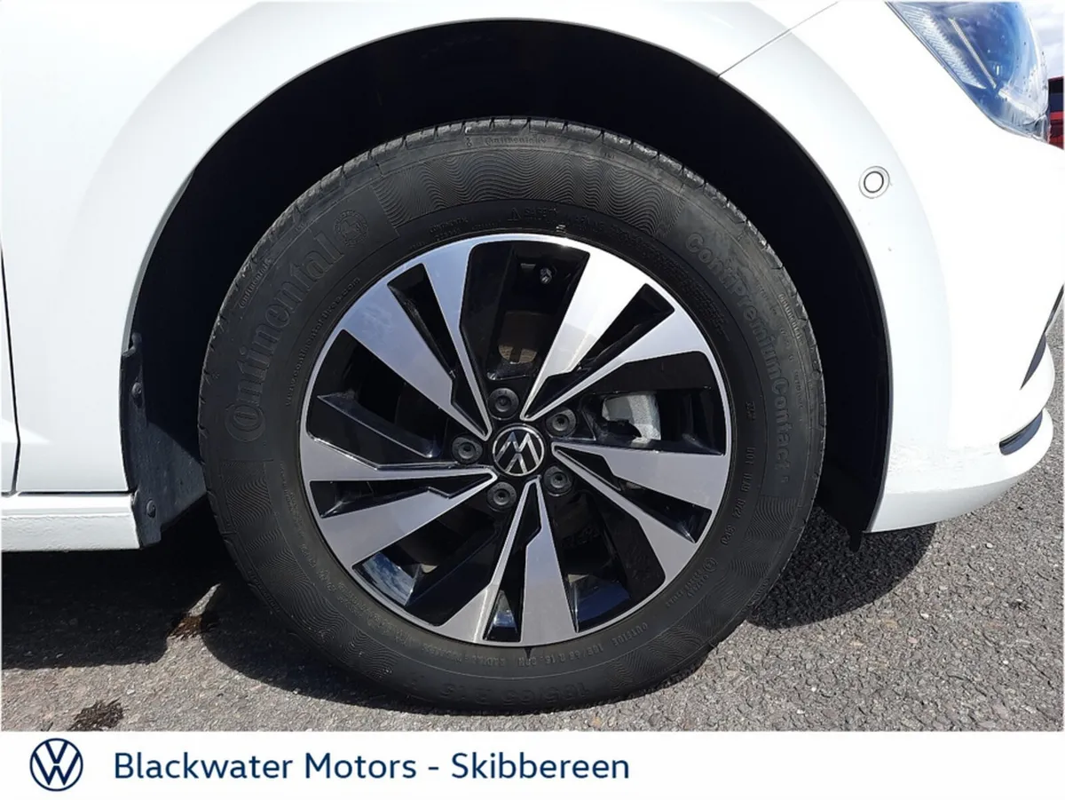 Volkswagen Polo Hatchback, Petrol, 2021, White