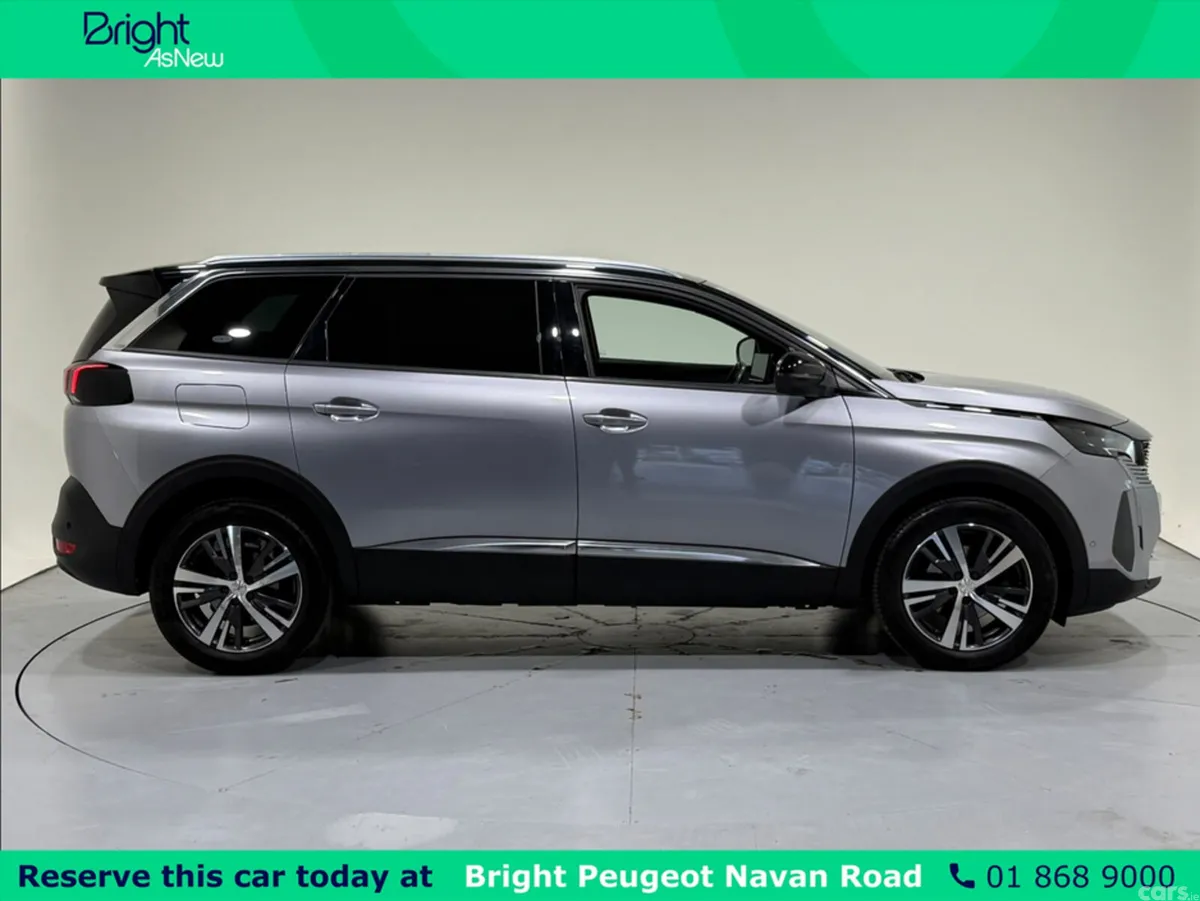 Peugeot 5008 MPV, Petrol, 2023, Grey