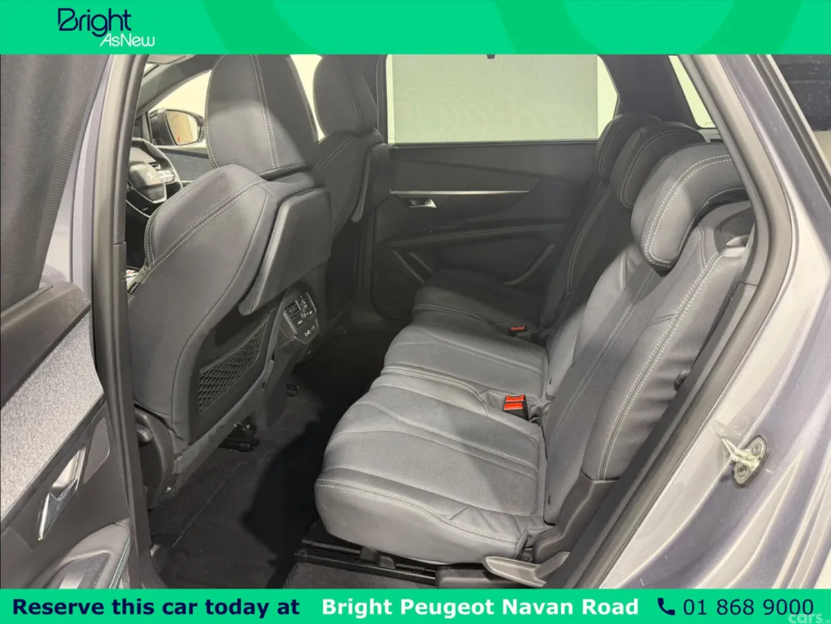 Peugeot 5008 MPV, Petrol, 2023, Grey