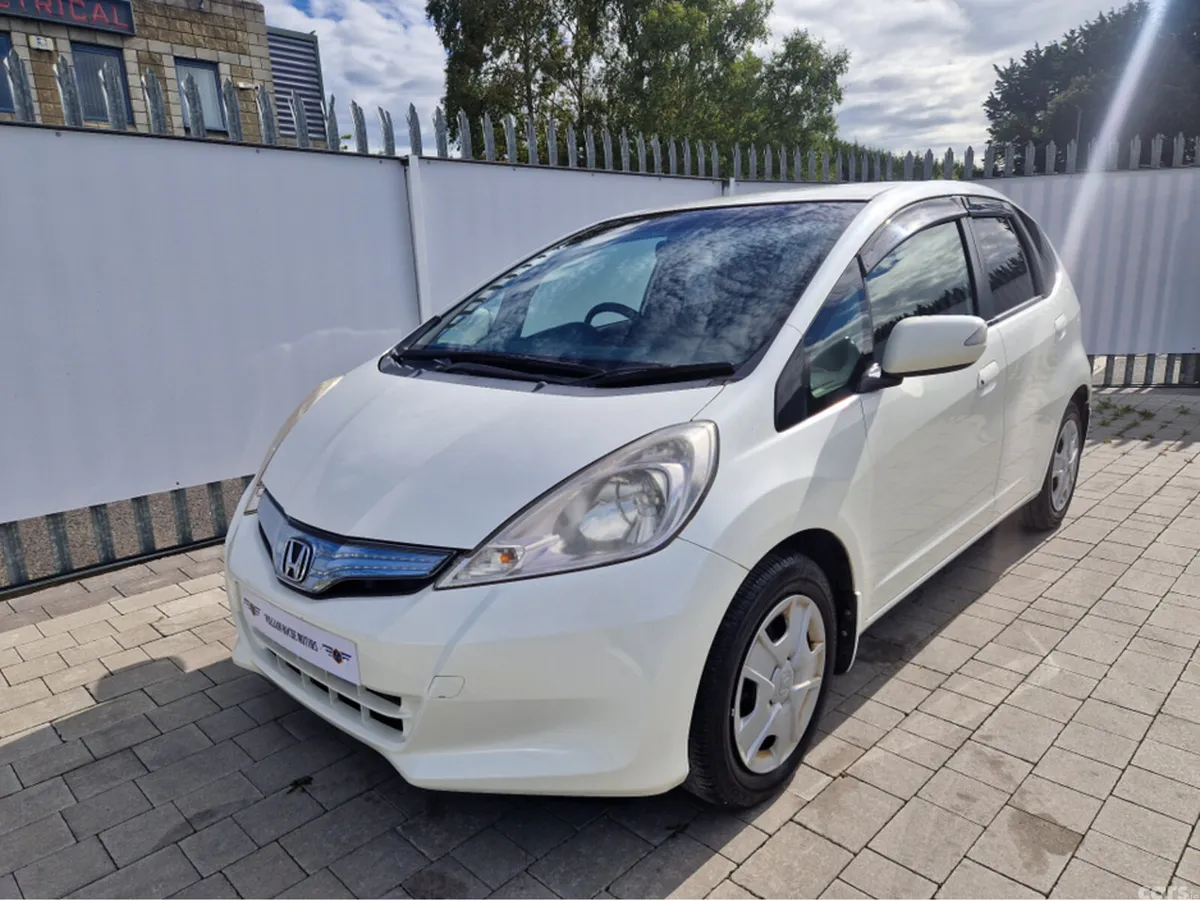 Honda Fit Hatchback, Petrol Hybrid, 2011, White