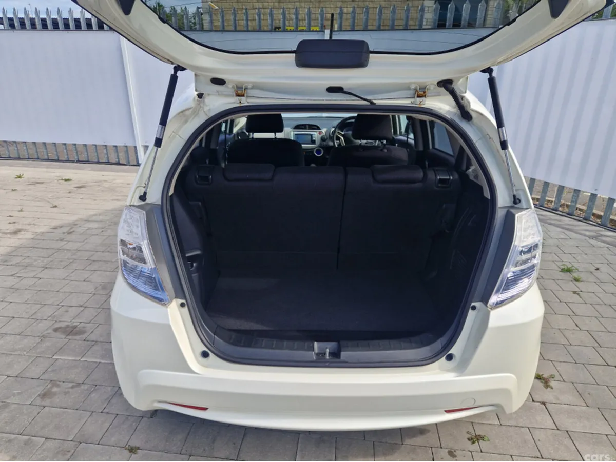 Honda Fit Hatchback, Petrol Hybrid, 2011, White