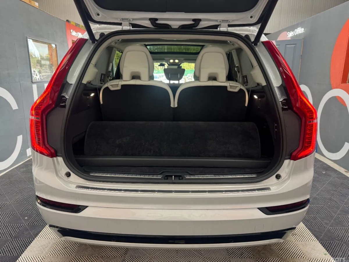 Volvo XC90 SUV, Petrol Plug-in Hybrid, 2023, White