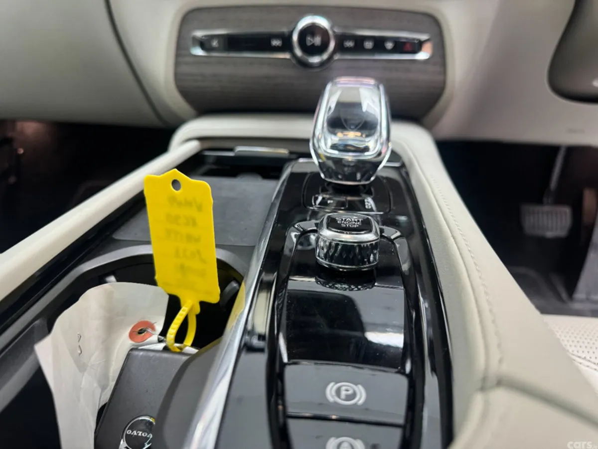 Volvo XC90 SUV, Petrol Plug-in Hybrid, 2023, White