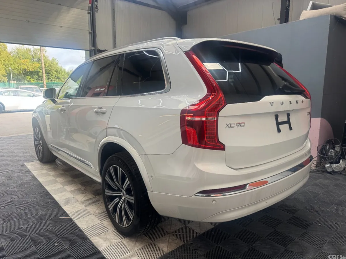 Volvo XC90 SUV, Petrol Hybrid, 2023, White