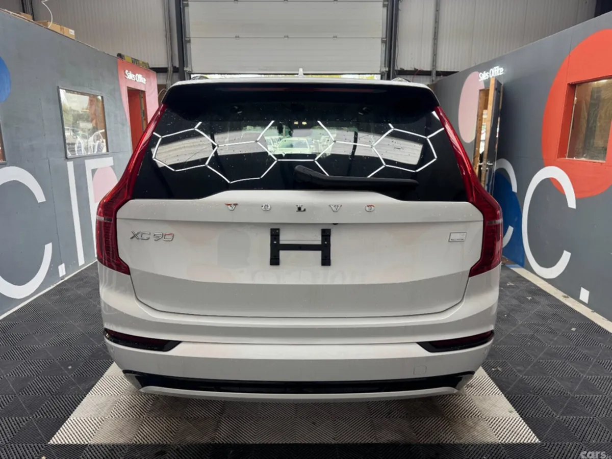 Volvo XC90 SUV, Petrol Plug-in Hybrid, 2023, White